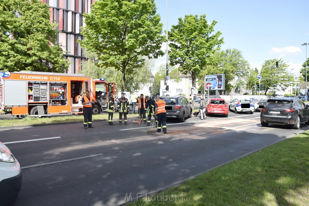 VU Koeln Bayenthal Schoenhauserstr Rheinuferstr P19.JPG - Miklos Laubert